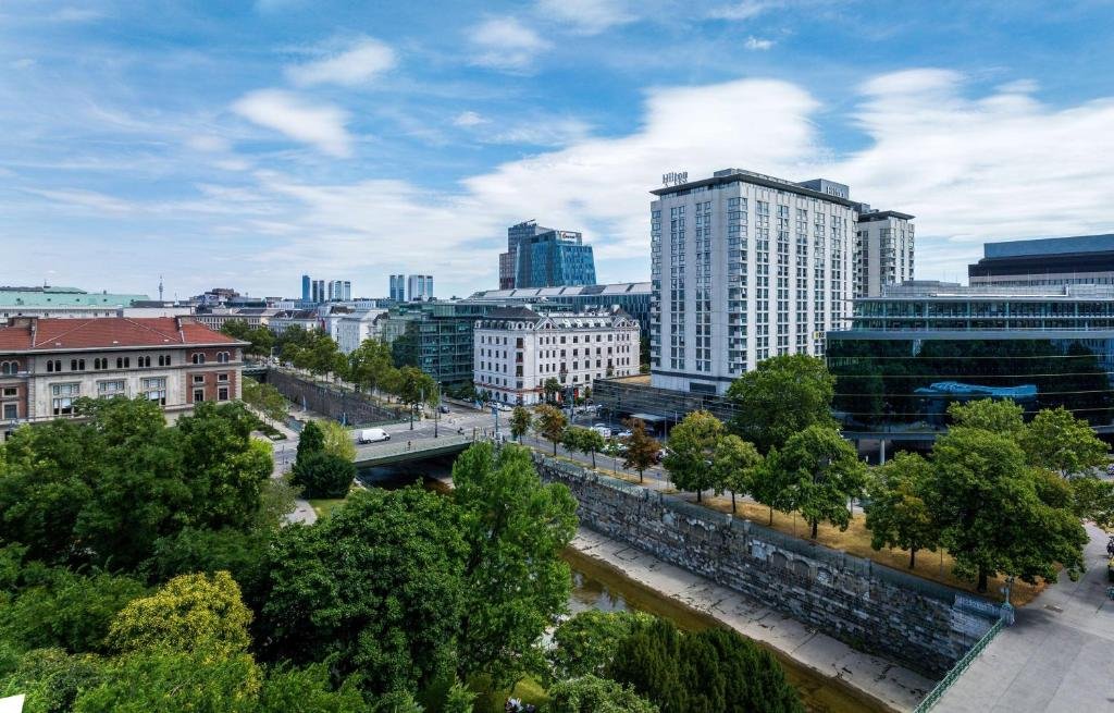 Transfer to Hilton Wien Park